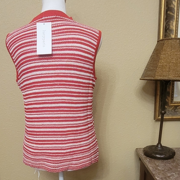 NWT Sleeveless Mock Neck Top - Picture 3 of 8